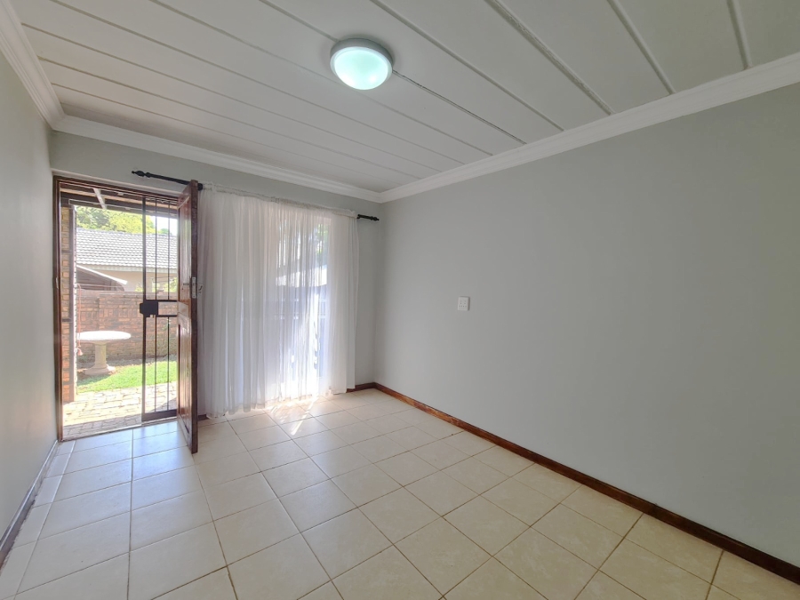 To Let 2 Bedroom Property for Rent in Ifafi North West